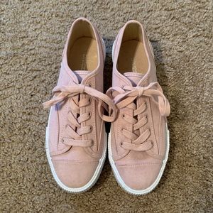 Light pink shoes